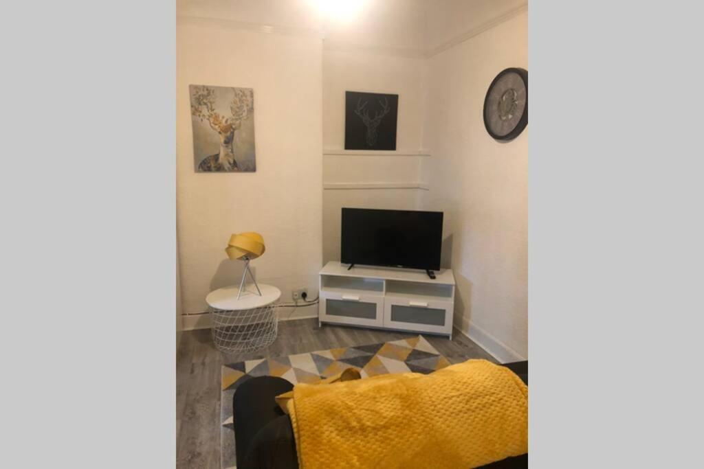 One Bedroom Flat On The Banks Of Loch Lomond Alexandria Eksteriør bilde